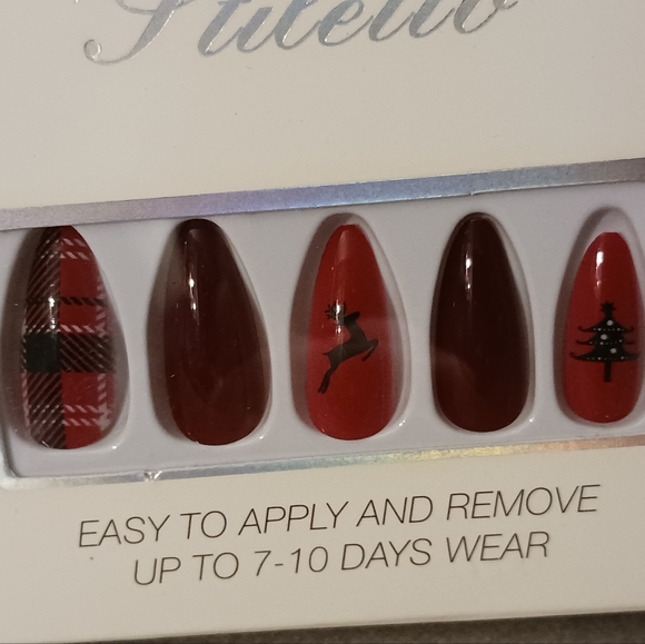 NWT!! 3 Sets of Christmas Press-On Nails - Picture 2 of 10